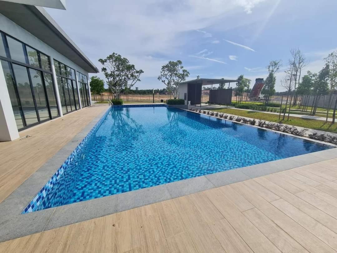 Ezhomestay Platinum Near Cyberjaya Putrajaya Klia * Kampung Dengkil