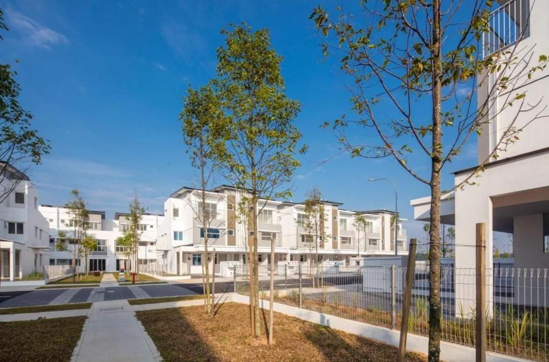 Holiday home Ezhomestay Platinum Near Cyberjaya Putrajaya Klia Kampung Dengkil